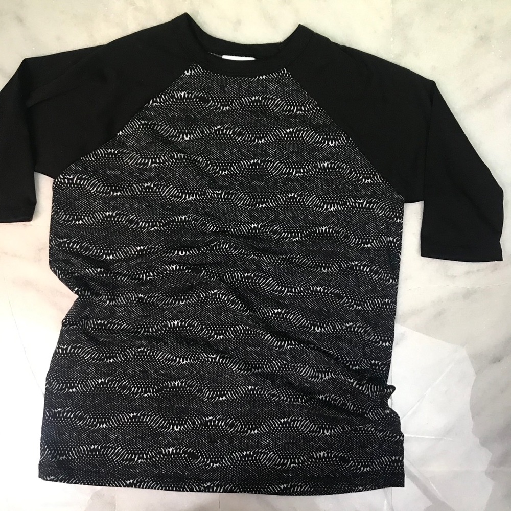 lularoe • black white abstract print randy top 10